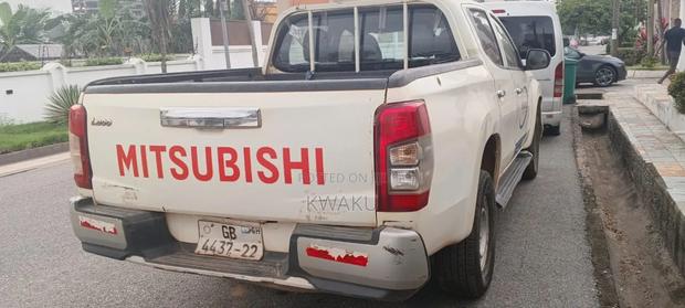 Mitsubishi L200 2022 White