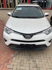Toyota RAV4 LE FWD 2019 White for sale