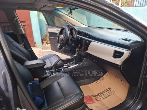 Toyota Corolla 2016 Gray