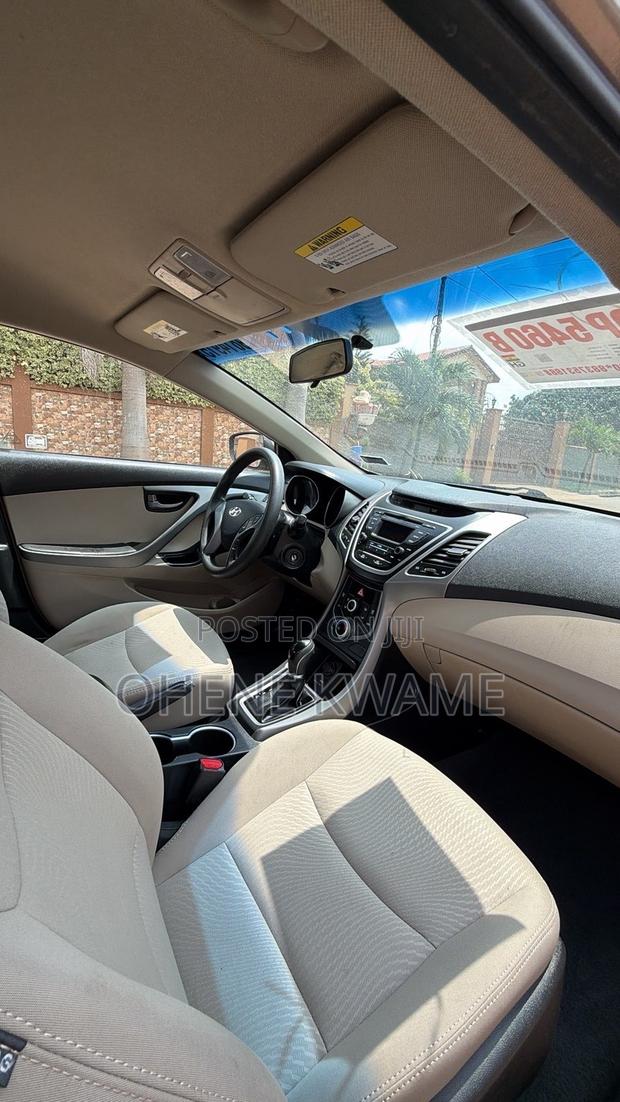 Hyundai Elantra SE Sedan FWD (1.8L 4cyl 6A) 2016 Gray