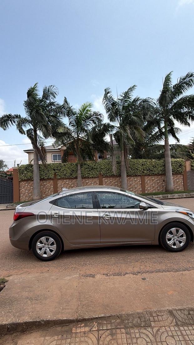 Hyundai Elantra SE Sedan FWD (1.8L 4cyl 6A) 2016 Gray
