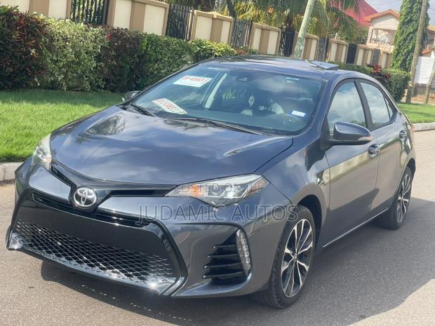 Toyota Corolla SE 4dr Sedan (1.8L 4cyl CVT) 2017 Gray