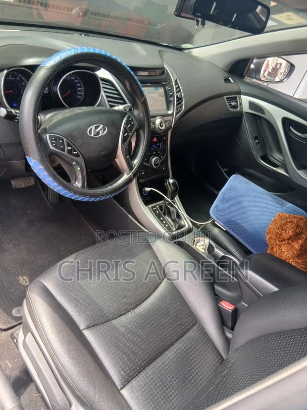 Hyundai Avante 2016 Blue