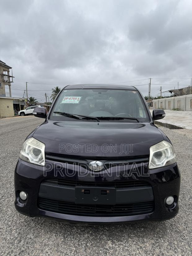 Toyota Sienta 2013 Black