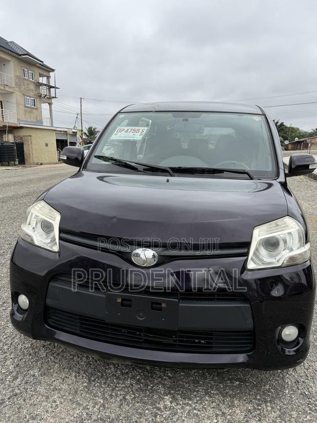 Toyota Sienta 2013 Black