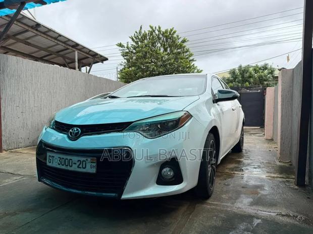 Toyota Corolla 2016 White