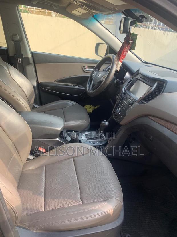 Hyundai Santa Fe Limited Ultimate AWD 2018 Black