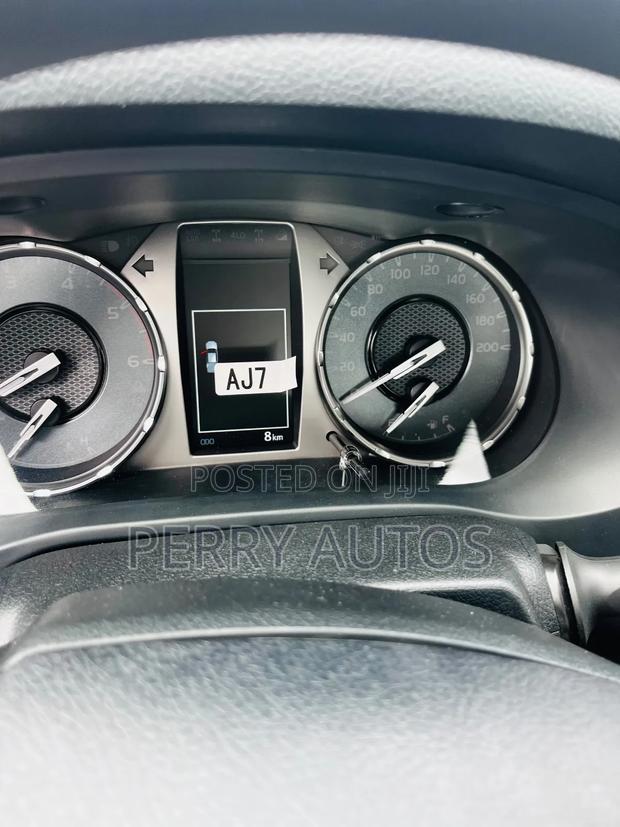New Toyota Hilux 2025 White