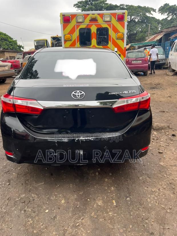 Toyota Corolla 2016 Black