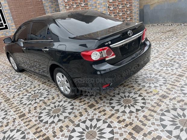 Toyota Corolla 2012 Black