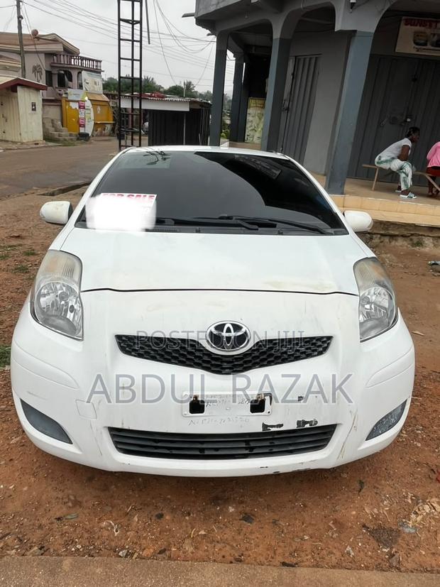 Toyota Yaris 2010 White