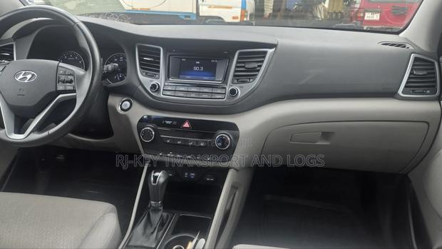 Hyundai Tucson 2017 Silver