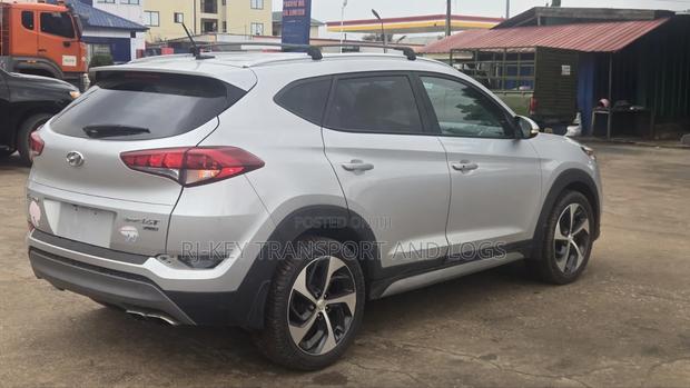 Hyundai Tucson 2017 Silver