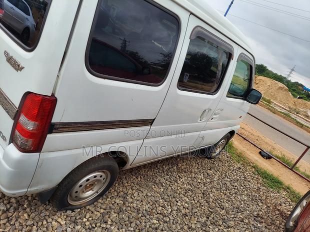 Suzuki Every Wagon 2011 White