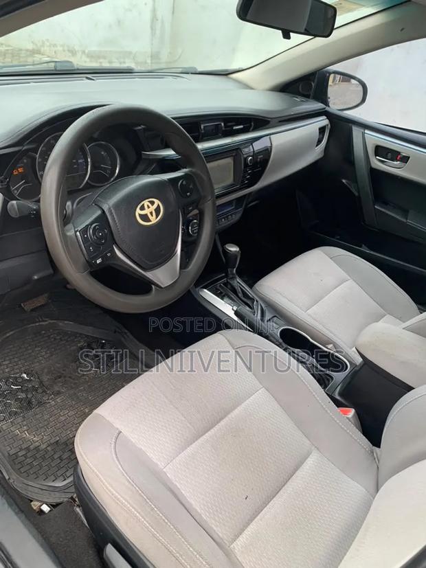 Toyota Corolla 2016 Black