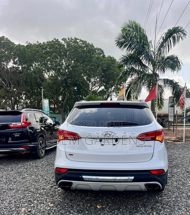 Hyundai Santa Fe 2015 White