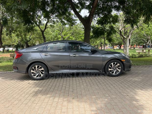 Honda Civic 2018 Gray