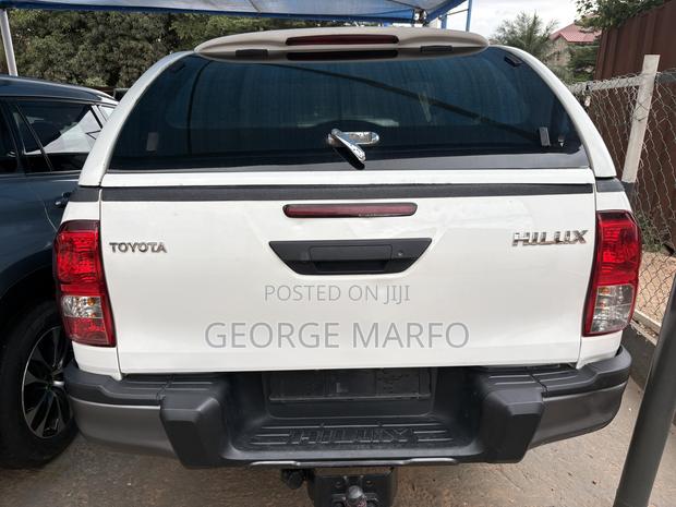 Toyota Hilux 2020 White