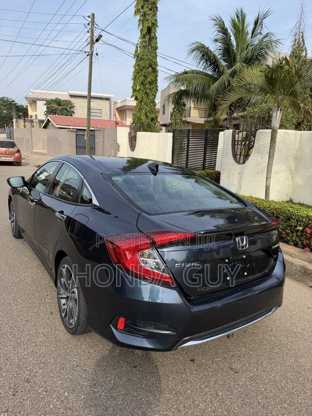 Honda Civic Touring Sedan 2019 Gray