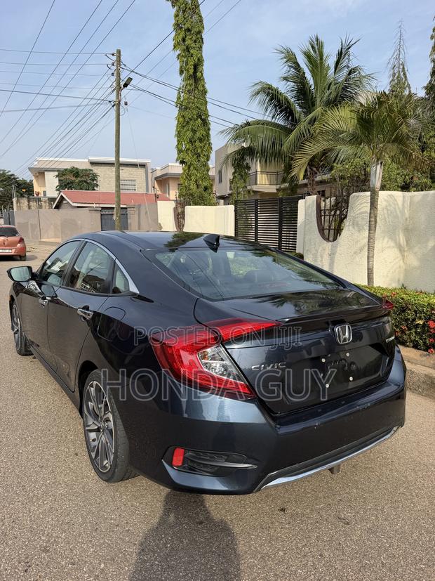 Honda Civic Touring Sedan 2019 Gray
