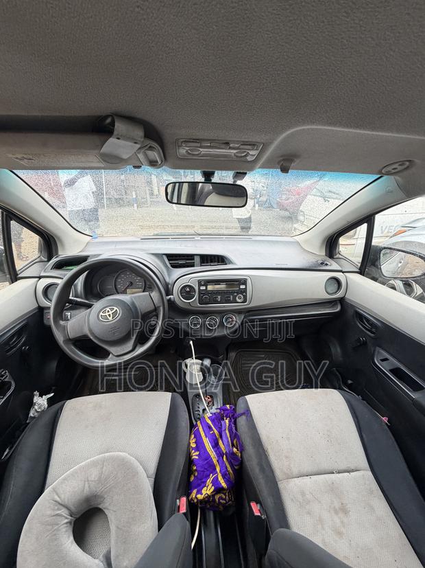 Toyota Yaris SE Hatchback 5dr 2016 Silver