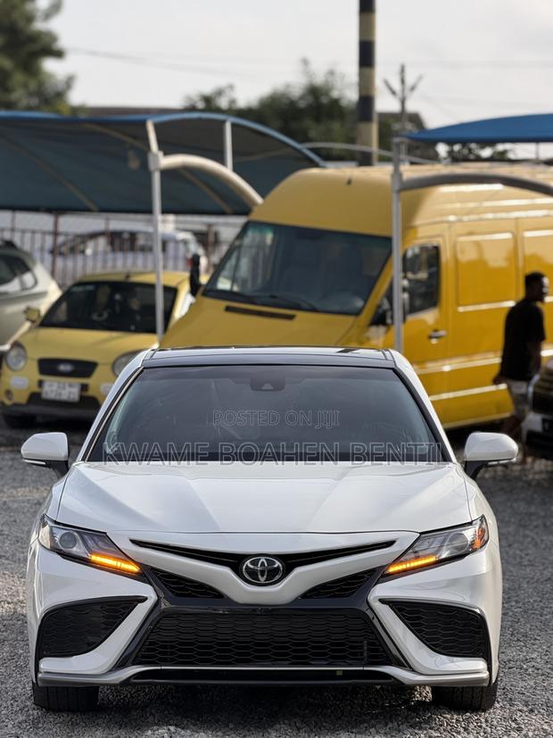 Toyota Camry XSE V6 2024 White