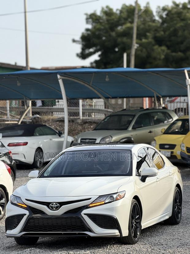 Toyota Camry XSE V6 2024 White