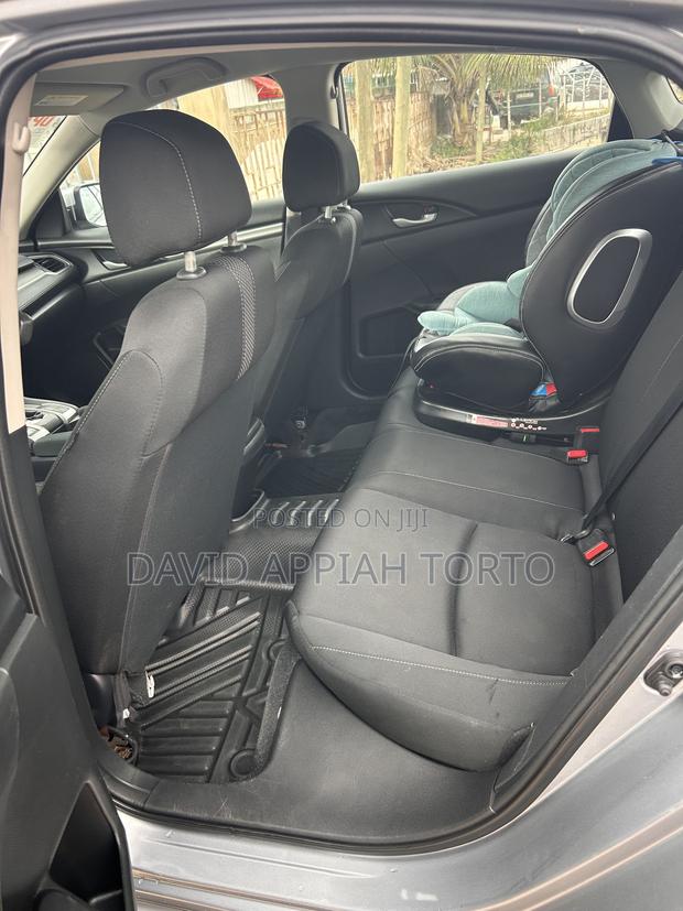 Honda Civic LX Sedan 2019 Silver