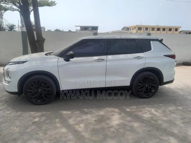 Mitsubishi Outlander SE 2022 White
