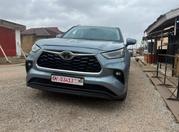 Toyota Highlander XLE AWD 2023 Pearl for sale