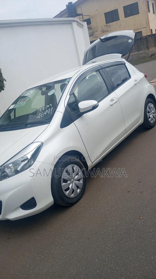 Toyota Vitz 1.3 AWD 5dr 2014 White