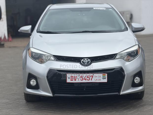 Toyota Corolla S 4dr Sedan (1.8L 4cyl CVT) 2016 Gray