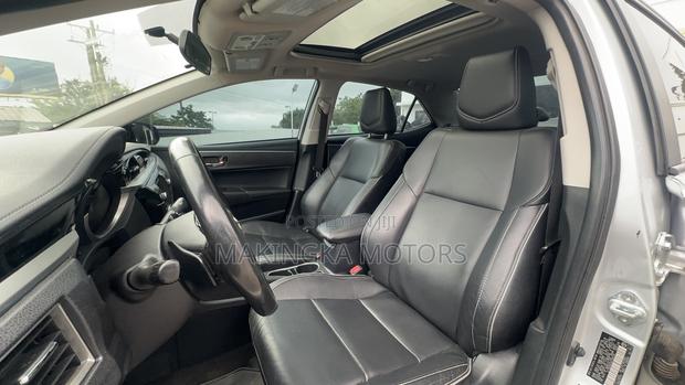 Toyota Corolla S w/Special Edition Pkg (1.8L 4cyl CVT) 2016 Silver