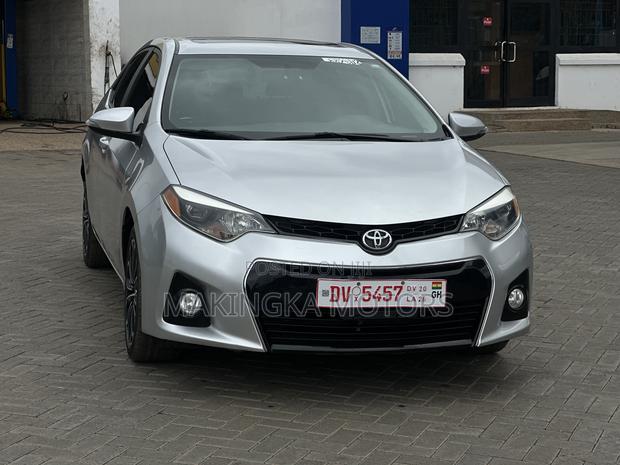 Toyota Corolla S w/Special Edition Pkg (1.8L 4cyl CVT) 2016 Silver
