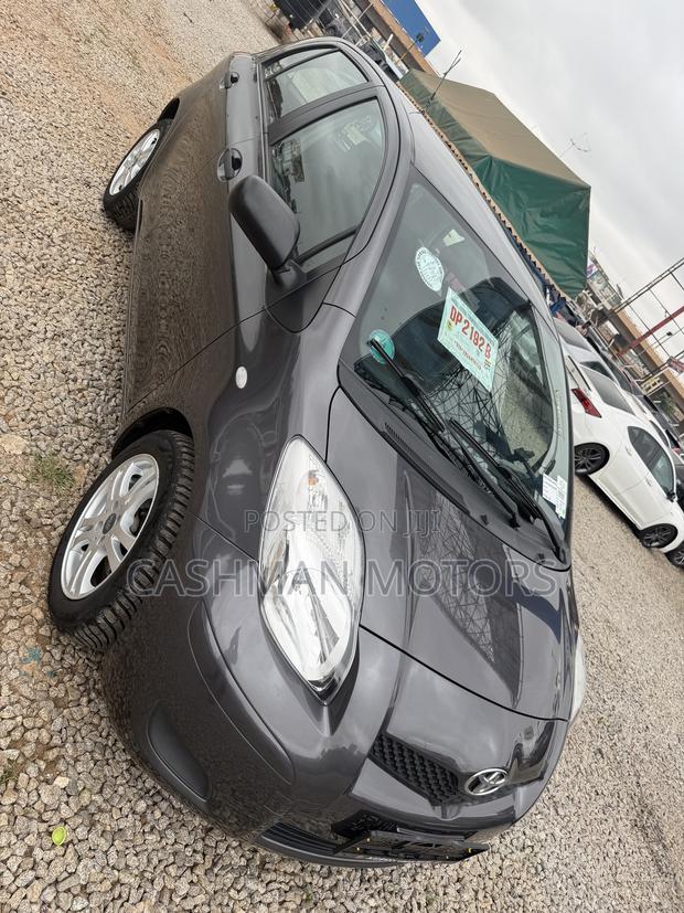 Toyota Yaris 2009 Gray
