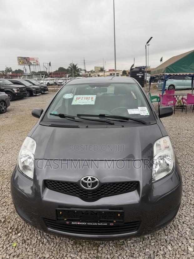 Toyota Yaris 2009 Gray