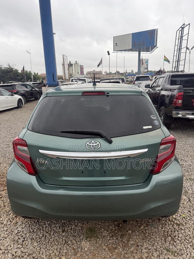 Toyota Vitz 1.3 FWD 3dr 2015 Green