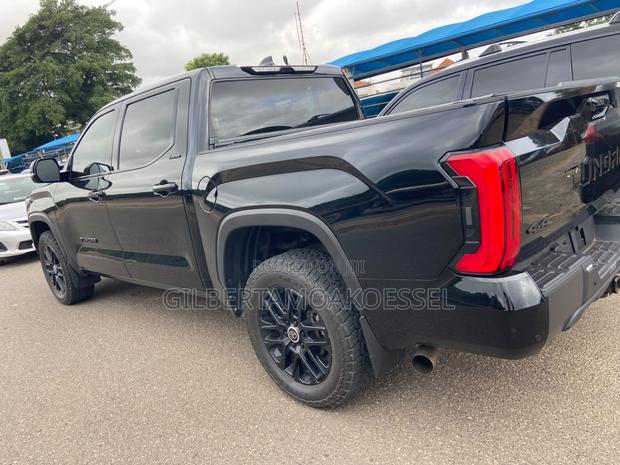 Toyota Tundra 2023 Black