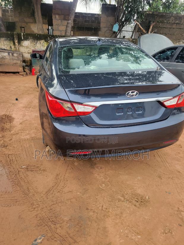 Hyundai Sonata Limited 2.0T Sedan (2.0L 4cyl 6A) 2012 Blue