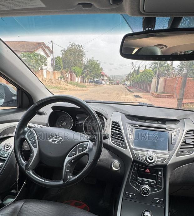 Hyundai Elantra Limited 4dr Sedan (1.8L 4cyl 6A) 2014 Gray