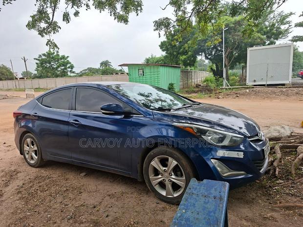 Hyundai Elantra Sport Sedan FWD (2.0L 4cyl 6A) 2016 Blue