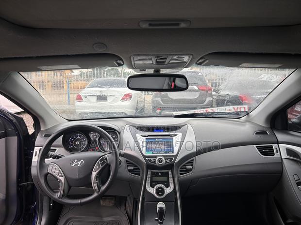 Hyundai Elantra Limited Sedan FWD (1.8L 4cyl 6A) 2013 Blue