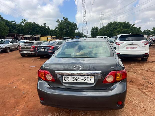 Toyota Corolla LE 4dr Sedan (1.8L 4cyl 4A) 2010 Gray