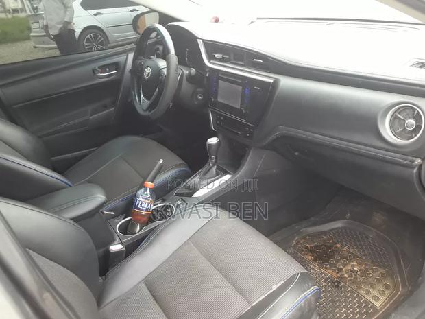 Toyota Corolla 2017 Gray