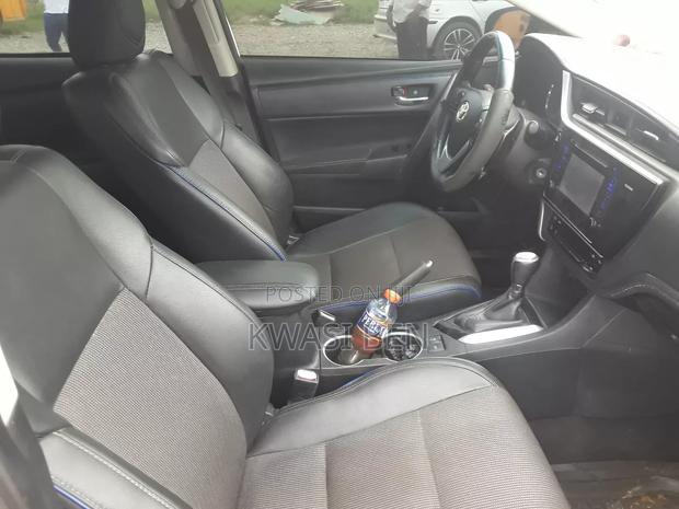 Toyota Corolla 2017 Gray