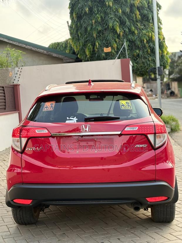 Honda HR-V Sport AWD 2019 Red
