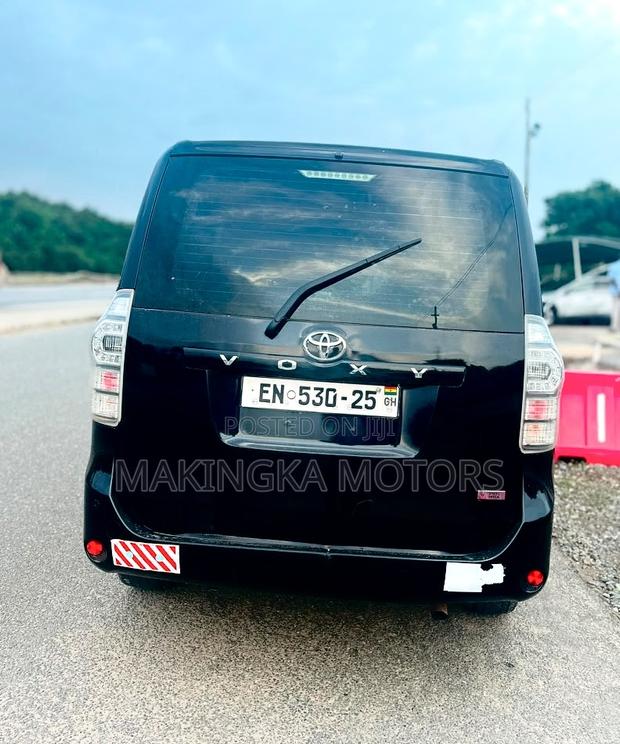 Toyota Voxy V 2WD 8-Seater 2013 Black