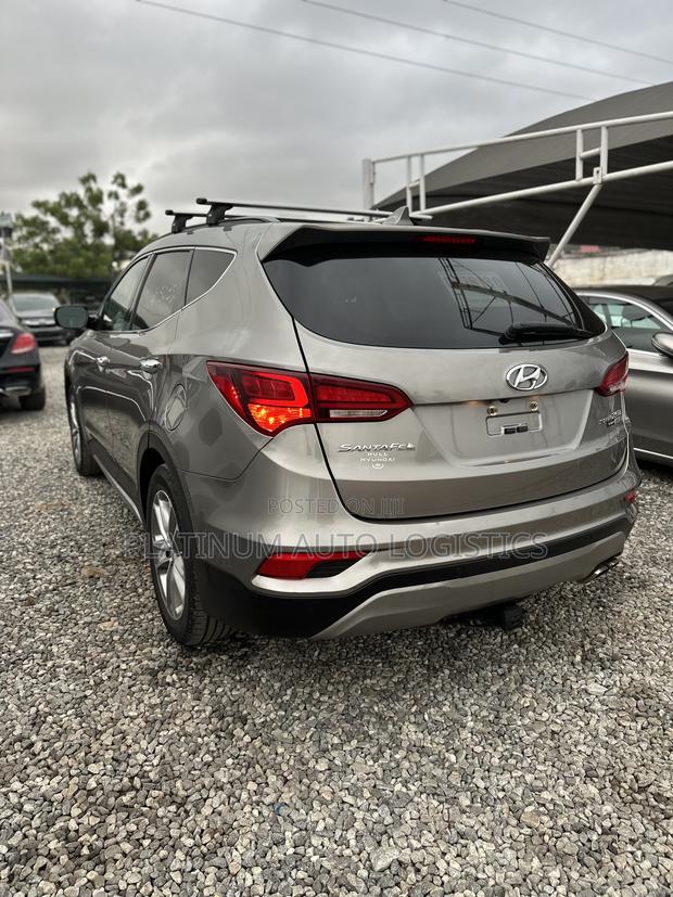 Hyundai Santa Fe SE Ultimate AWD 2017 Gray