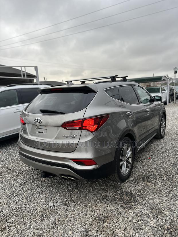 Hyundai Santa Fe SE Ultimate AWD 2017 Gray