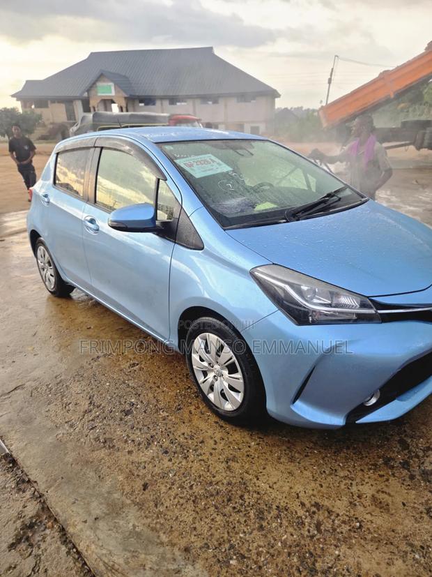 Toyota Vitz 1.3 AWD 3dr 2015 Blue